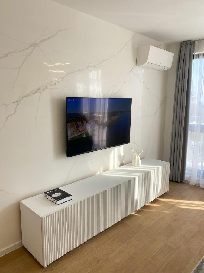 Mediterranea Complex - Luxury Apartment With Sea & Pool View! Várna Kültér fotó
